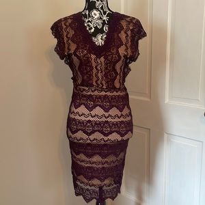 Stella Luce, Medium wine purple lace dress knee length